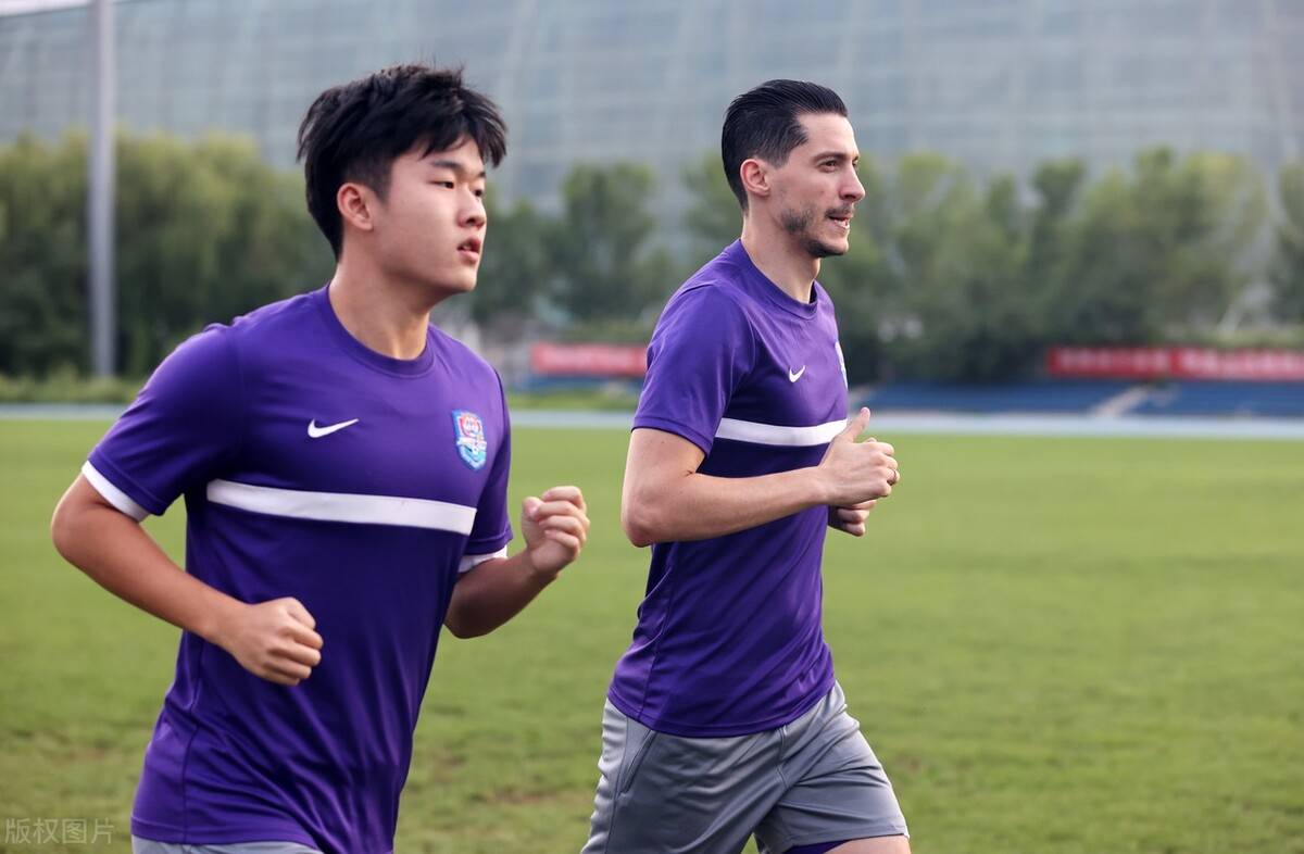 爱游戏ayx彩金 -风云突变!山东男篮集结日官宣签约,荷甲版图或重绘,球迷炸锅,细节决定成败的简单介绍