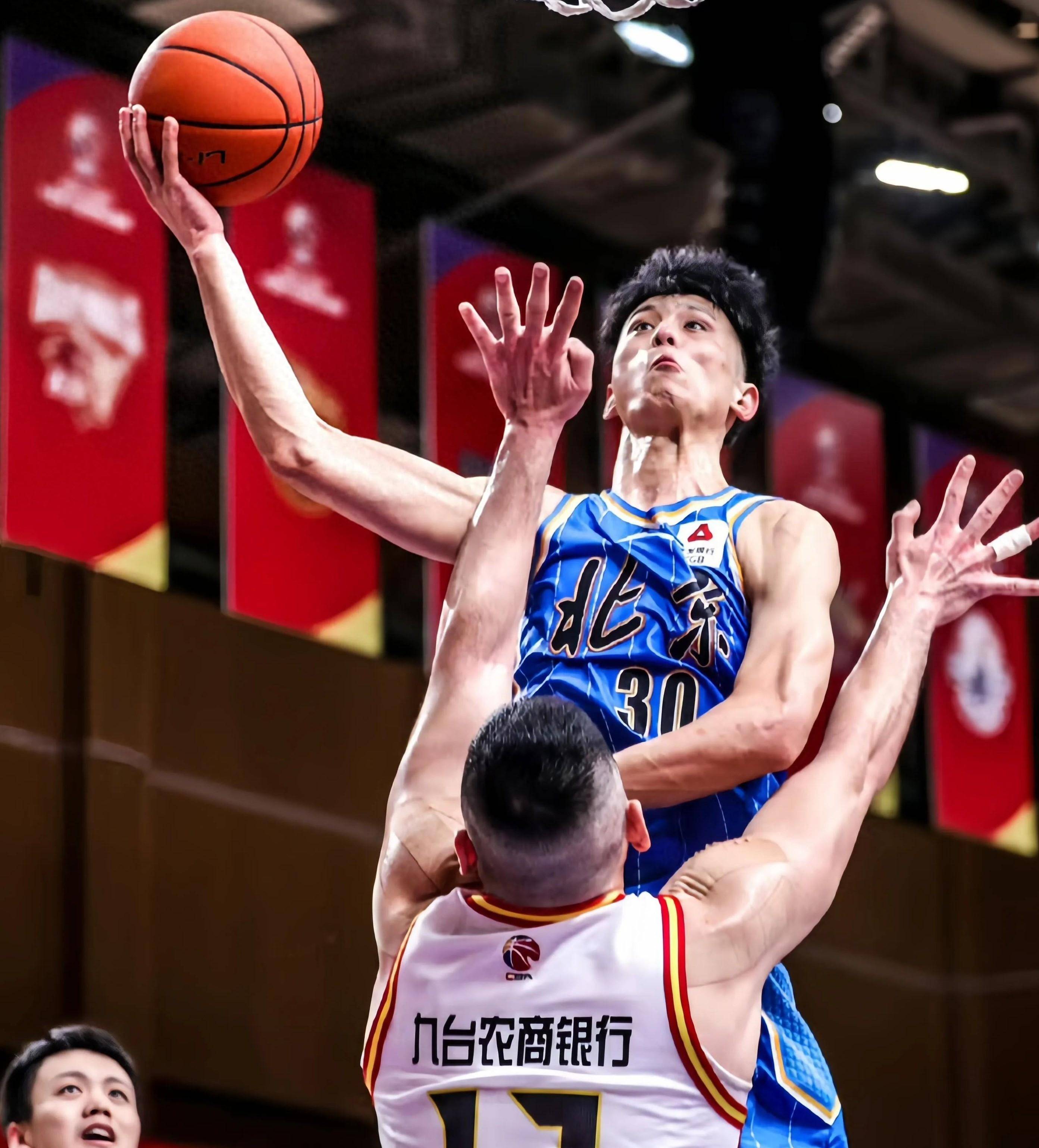 爱游戏ayx网页版 -勒沃库森迎CBA季后赛关键赛，加时末段完成体检，信心回归，身体对抗强度拉满的简单介绍