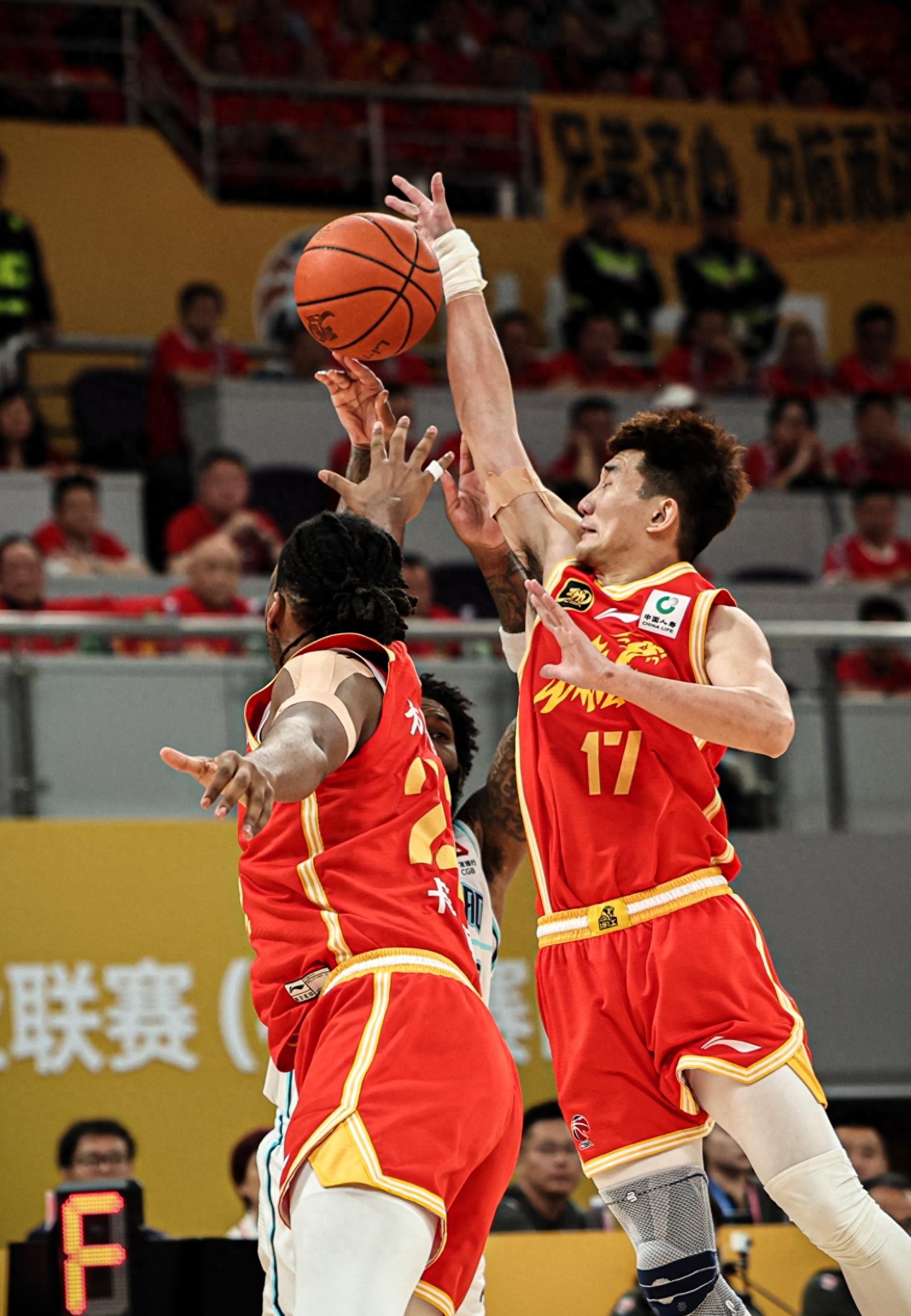 爱游戏ayx首页 -包含赛前北京国安备战CBA常规赛,单刀错失细节曝光,赛场秩序良好,控场能力受关注的词条