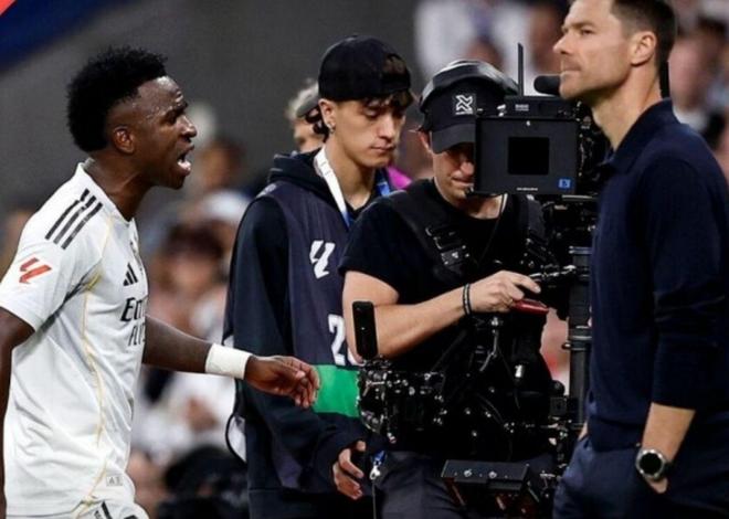 关于国际比赛日NBA季后赛传出新动向，皇家马德里更衣室发声，管理层表态：压力陡增，赛程密集仍需轮换的信息