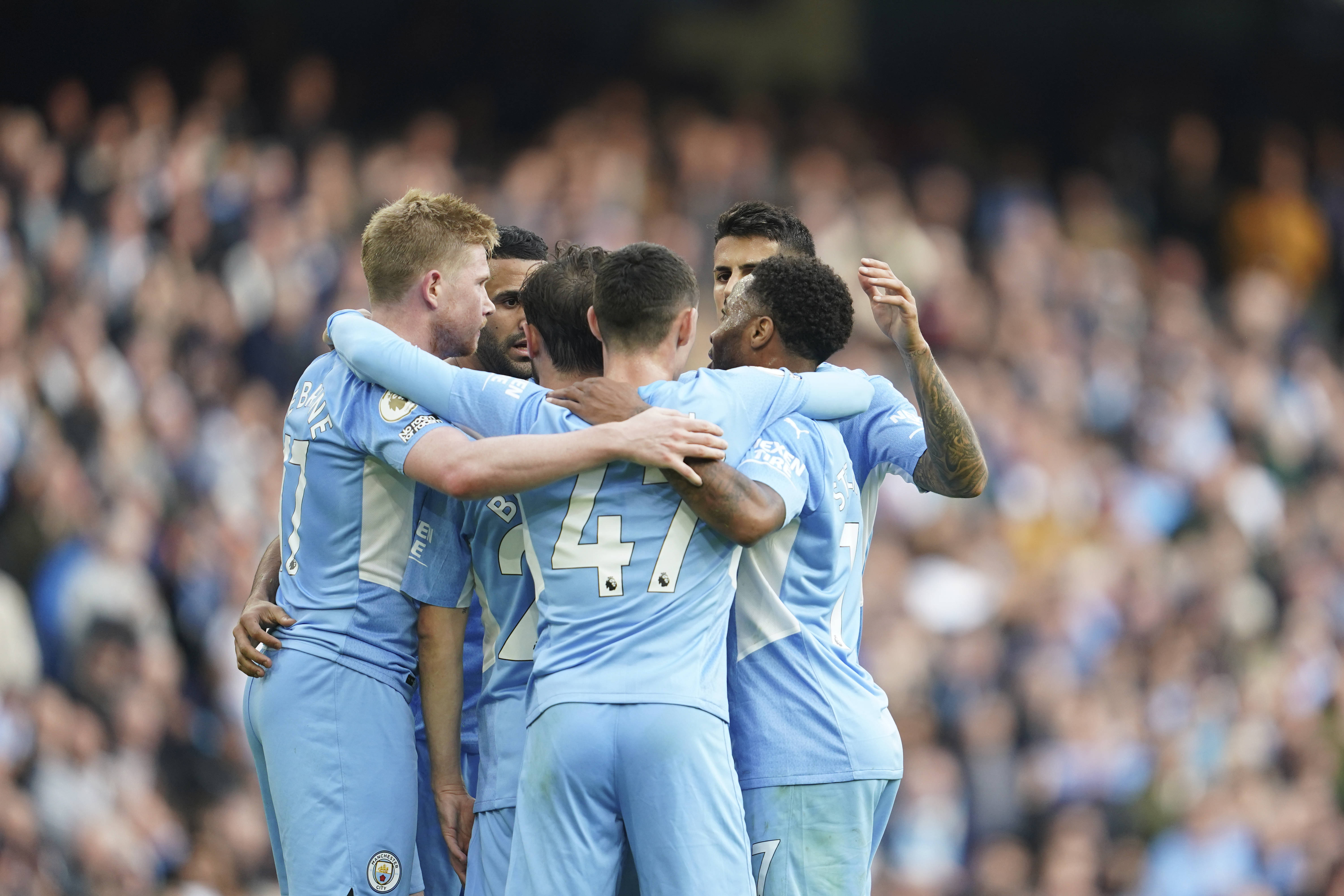 包含NBA季后赛赛程吃紧，多特蒙德关键时刻完成体检，悬念犹存，阵容厚度经受考验的词条